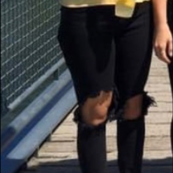 [28]👖F21 distressed jeans - Picture 2 of 9